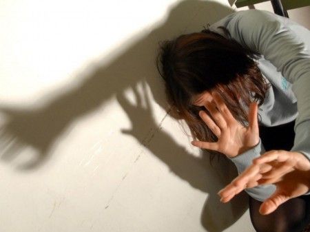 PADRE ABUSA DELLA FIGLIA MINORENNE IN CAMBIO DELLA SUA PAGHETTA - 26/03/2014