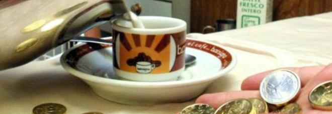 DUE TRAMEZZINI, UN'ACQUA E 2 CAFFÈ: 30 EURO, E I TURISTI VANNO DAI CARABINIERI - 31/03/2014