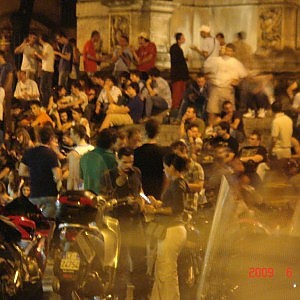 TRASTEVERE: PUGNI IN FACCIA E GIU' A TERRA, IL ''KNOCKOUT'' PASSANTI COLPITI IN STRADA - 29/03/2014