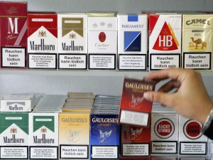 CALA IL PREZZO DELLE SIGARETTE, È LA PRIMA VOLTA DA DODICI ANNI - 30/03/2014