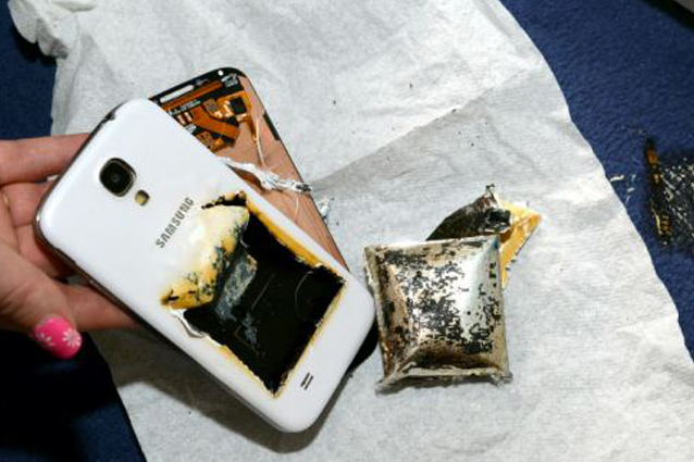 GALAXY S4 ESPLOSO, UN NUOVO CASO CHE SCONVOLGE - FOTO - 14/04/2014