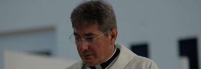 PARROCO IN MANETTE, SESSO CON CINQUE  RAGAZZINI: HANNO 14 E 15 ANNI - 05/04/2014