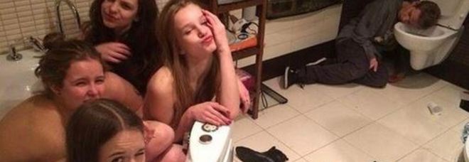 ROMA: NUDE NELLA VASCA, MA LUI DORME UBRIACO: LO SCATTO CHE FA IL GIRO DEL WEB - FOTO - 05/04/2014