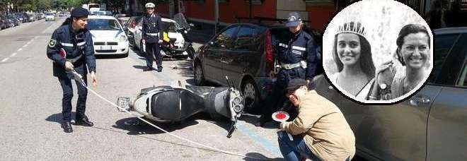 EX MISS ITALIA E MADRE DI ROBERTA CAPUA TRAVOLTA DA UNO SCOOTER MENTRE ATTRAVERSA - 07/04/2014