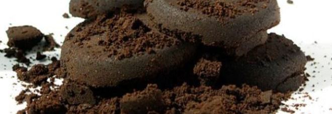 I FONDI DI CAFFÈ ELIMINANO GLI ODORI, COMBATTONO LA CELLULITE E CURANO LE VOSTRE PIANTE - 12/04/2014
