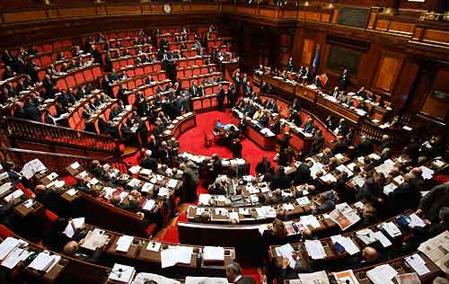ECCO CHI SONO I POLITICI CHE GUADAGNANO DI PIU' - 03/05/2014