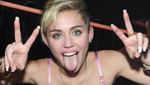 PAURA PER MILEY CYRUS: RICOVERATA IN OSPEDALE PER REAZIONE AGLI ANTIBIOTICI - 15/04/2014
