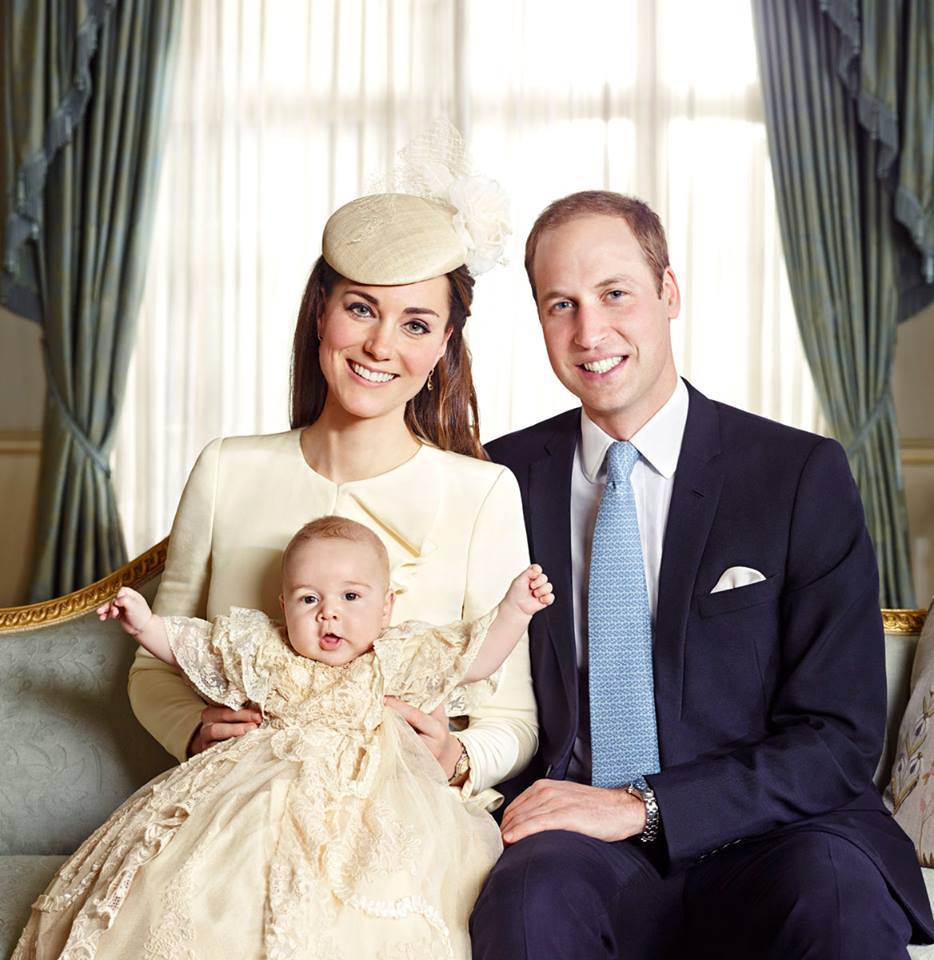 IL PRINCIPINO GEORGE VITTIMA DEL FOTORITOCCO - ECCO COME HANNO TRASFORMATO IL FIGLIO DI WILLIAM E KATE - 26/04/2014