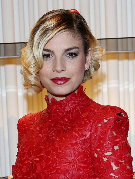 LA PROVA COSTUME SI AVVICINA, EMMA MARRONE HA DECISO DI SUPERARLA COSI': METODO ANTICONVENZIONALE - FOTO - 28/04/2014