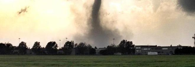 TERRIBILE TROMBA D'ARIA NEL MODENESE - IL VIDEO SHOCK - 01/05/2014