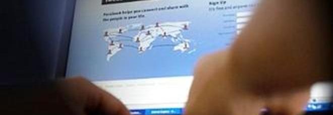 LA MAMMA LE ORDINA DI CANCELLARSI DA FACEBOOK: TREDICENNE SI IMPICCA NELLA SUA CAMERETTA - 22/06/2014