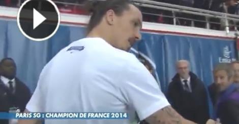 GIORNALISTA DA UNA BOTTA IN TESTA AL FIGLIO DI IBRAHIMOVIC E LUI SE NE ACCORGE - VIDEO - 20/05/2014