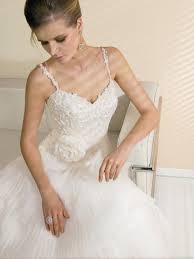 E' L'ABITO DA SPOSA PIU' CARO DEL MONDO - ECCO COM'E' E QUANTO COSTA - 12/07/2014