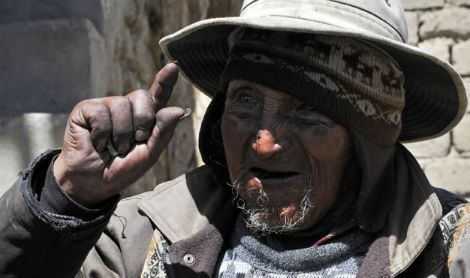 BOLIVIA: UOMO DI 123 ANNI VIVE SENZA MEDICINE E MANGIA FOGLIE DI COCA - 17/07/2014