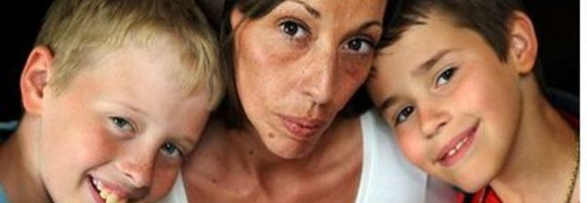 HA SOLO UN ANNO DI VITA, CHIEDE SOLDI PER RIFARSI I DENTI: ''VOGLIO SORRIDERE AI MIEI FIGLI'' - FOTO - 18/07/2014