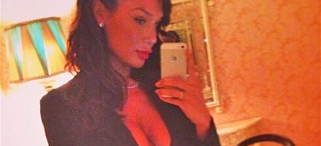 NICOLE MINETTI E I SUOI SELFIE SUPER SEXY - FOTO - 27/05/2014