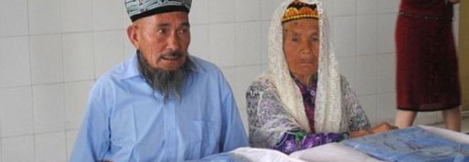 A 113 ANNI SPOSA IL TOYBOY 70ENNE: ''L'HO CONQUISTATO PRENDENDOLO PER LA GOLA'' - 26/07/2014