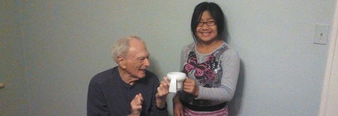 IMPRENDITRICE A SOLI 11 ANNI: HA CREATO UNA TAZZA PER IL NONNO MALATO DI PARKINSON - 07/08/2014