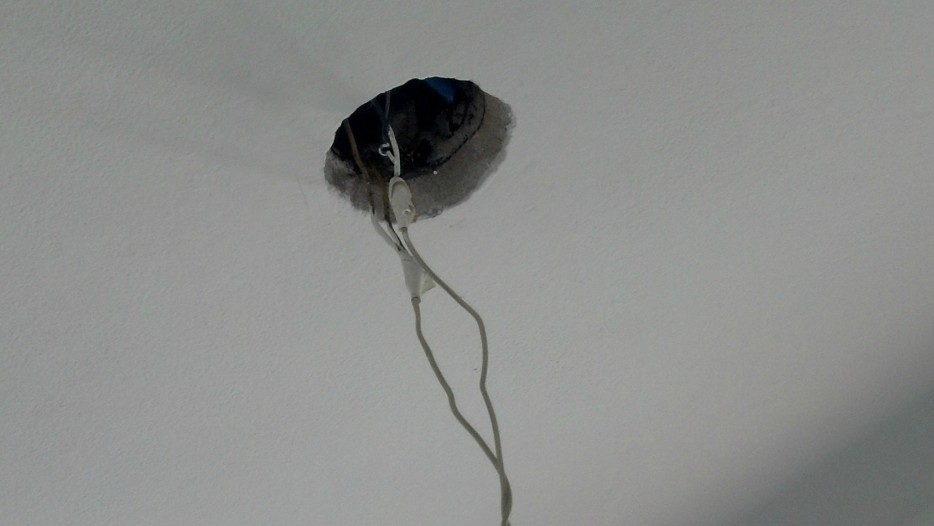 RAGAZZO TROVA SUL SOLAIO QUALCOSA CHE TI FARA' URLARE DI PAURA - GUARDA - 17/06/2014