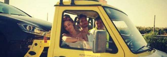 BELEN E STEFANO RESTANO IN PANNE SULLA STRADA PER LE VACANZE: ''HANNO MESSO ACQUA NEL SERBATOIO'' - 23/06/2014