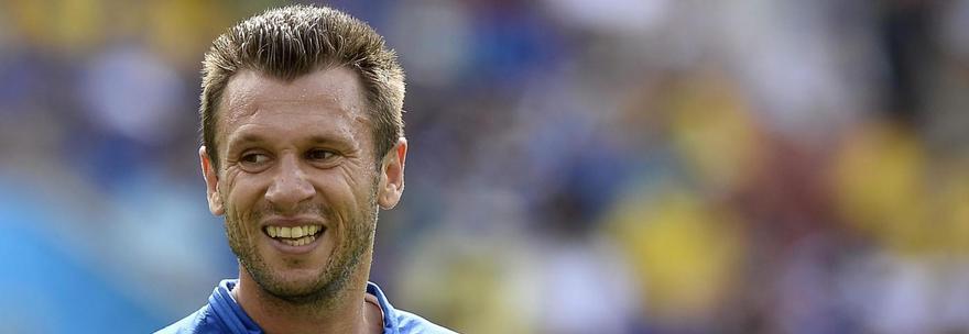 CASSANO E LA SCENEGGIATA DOPO L'INGHILTERRA: BICCHIERE ROTTO, E BUFFON URLA: ''HAI STUFATO'' - 23/06/2014