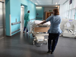 ROMA SHOCK: MUORE NEL BAGNO DELL'OSPEDALE DIMENTICATA DALL'INFERMIERA - 23/06/2014