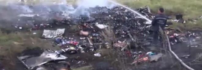 AEREO MALESE SI SCHIANTA IN UCRAINA. FONTI RUSSE: ''ABBATTUTO PER ERRORE'' - 17/07/2014
