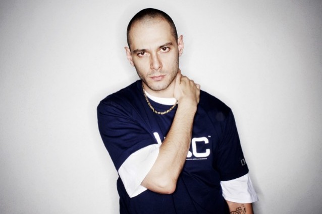 IL RAPPER FABRI FIBRA CONDANNATO PER AGGRESSIONE. ECCO COSA HA FATTO AD UN FAN - 23/07/2014