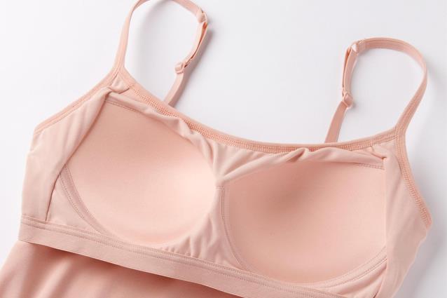 SEMBRA UN NORMALISSIMO REGGISENO MA LE DONNE IMPAZZISCONO PER AVERLO: ECCO PERCHE' - 27/07/2014