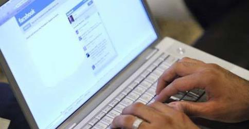 POSTA IL TESTO DI UNA CANZONE SU FACEBOOK: ARRESTATO - 11/10/2014
