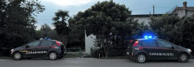 L'AMICA MUORE TRA LE SUE BRACCIA: NON REGGE AL DOLORE E S'IMPICCA - 14/09/2014