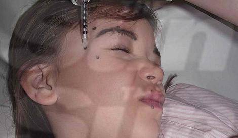 MAMMA FUORI DI TESTA, BOTOX ALLA FIGLIA DI 7 ANNI: ''UN GIORNO SARA' UNA STAR'' - FOTO - 22/10/2014