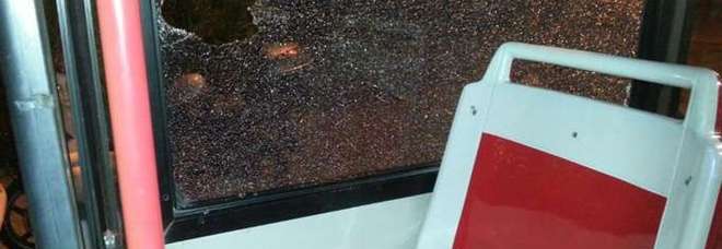 ''MI HANNO AGGREDITA IN 40 E HANNO DISTRUTTO IL BUS''. LA DENUNCIA CHOC DI ELISA, AUTISTA A ROMA - 21/09/2014