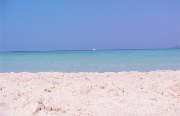 SPIAGGIA PARADISIACA IN ITALIA. MA IL TRUCCO E' SCONCERATANTE - 31/10/2014