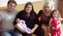 PARTO IN CASA GRAZIE A FACEBOOK: DIVENTA MAMMA SEGUENDO I CONSIGLI ONLINE - 15/11/2014