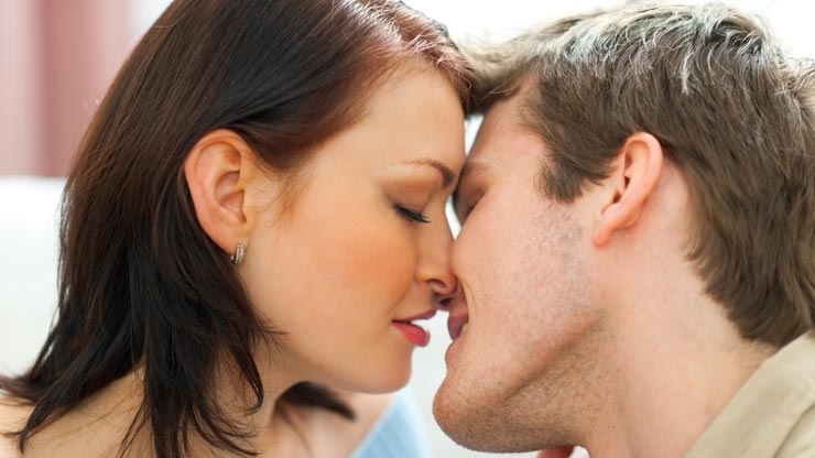 LE CINQUE REGOLE DEL BACIO SCINTIFICAMENTE PERFETTO - 21/11/2014