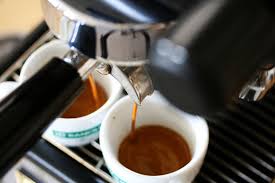 IL CAFFE' A COLAZIONE NON SERVE A NULLA: ECCO A CHE ORA PRENDERLO PER SVEGLIARSI DAVVERO - 08/10/2014