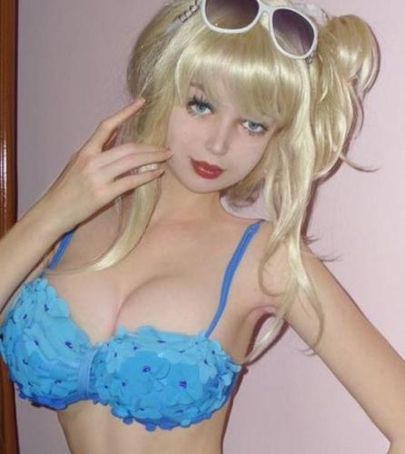 E' LEI LA VERA BARBIE, ED ESISTE DAVVERO: NESSUNA CHIRURGIA E' REALMENTE COSI' - FOTO ALL'INTERNO - 08/10/2014