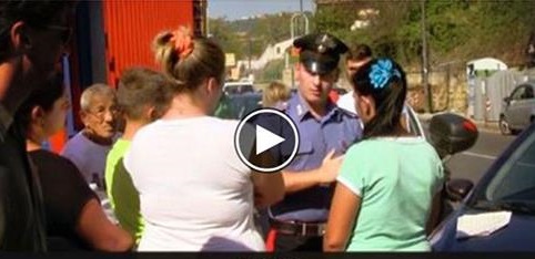 PRESO IN GIRO PERCHÉ GRASSO, 14ENNE VITTIMA DEL BRANCO: GLI LACERANO L'INTESTINO COL COMPRESSORE - VIDEO - 09/10/2014