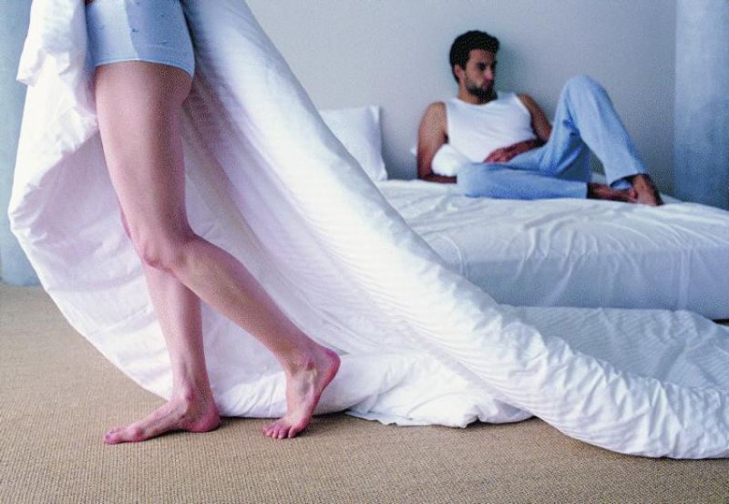 TRADIMENTO: ECCO LE DIFFERENZE TRA UOMINI E DONNE - 06/12/2014