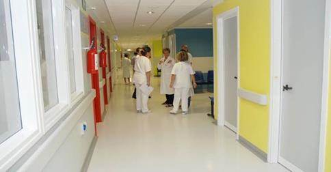 MODENA, SCOPERTA CHOC IN OSPEDALE: GLI INFERMIERI APRANO UNA PORTA E FANNO UNA SCOPERTA SCONCERTANTE - 01/11/2014