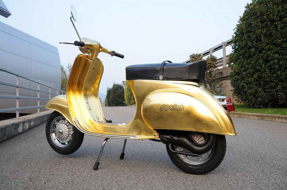 LA SUPER VESPA E' TUTTA IN ORO 23 CARATI - 23/12/2014
