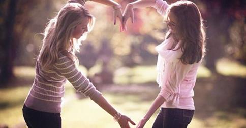 10 MOTIVI PER CUI AVERE UN'AMICA DEL CUORE TI MIGLIORA LA VITA - 02/01/2015