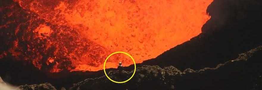 IL SELFIE ESTREMO E' IL VIDEO DENTRO IL VULCANO - 03/03/2015