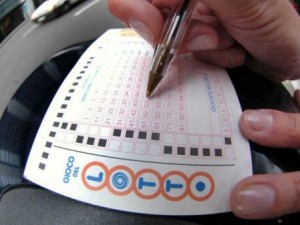 QUANDO SI DICE IL DESTINO: COME VINCERE AL LOTTO NEL MODO PIU' INCREDIBILE - 25/01/2015