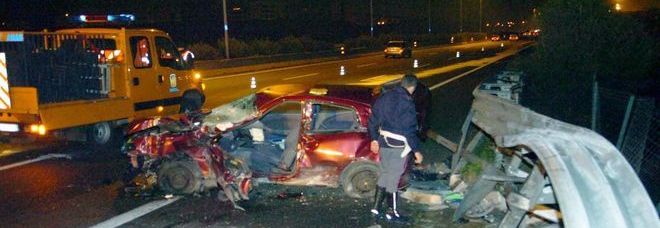 DRAMMA SUL GRA: AUTO SI RIBALTA PIÙ VOLTE. MORTO UN RAGAZZO, ALTRI TRE GIOVANI FERITI - 21/02/2015
