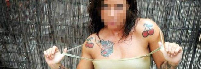 SCOPERTE IN UN SITO ''VIETATO'' FOTO PRIVATE DELLA SUPPPLENTE: LA SCUOLA IMPAZZISCE - 01/03/2015