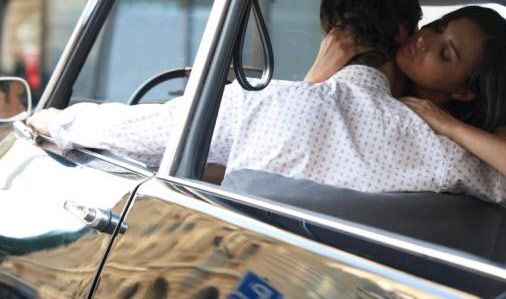 FA ''L'AMORE'' CON UNO SCONOSCIUTO NEL PARCHEGGIO: ''ERAVAMO BLOCCATI NEL TRAFFICO'' - 01/03/2015