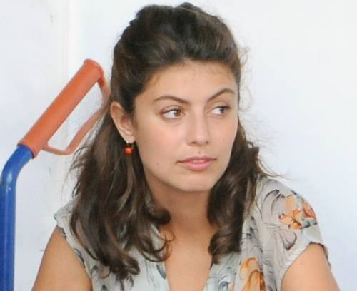 ALESSANDRA MASTRONARDI PERSEGUITATA. IL DRAMMA DELL'ATTRICE DEI CESARONI - 05/03/2015