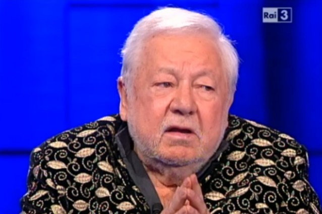 PRIMA RICORDA I 40 ANNI DI FANTOZZI, POI FA UN'INSOLITA RICHIESTA A FAZIO: GELO IN STUDIO - 30/03/2015